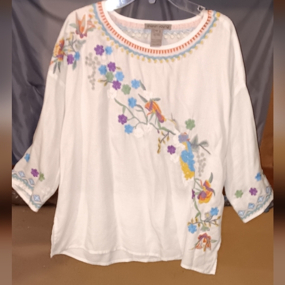 Sharon Young boho style 3/4 inch sleeved, embroidered shirt - Picture 6 of 6